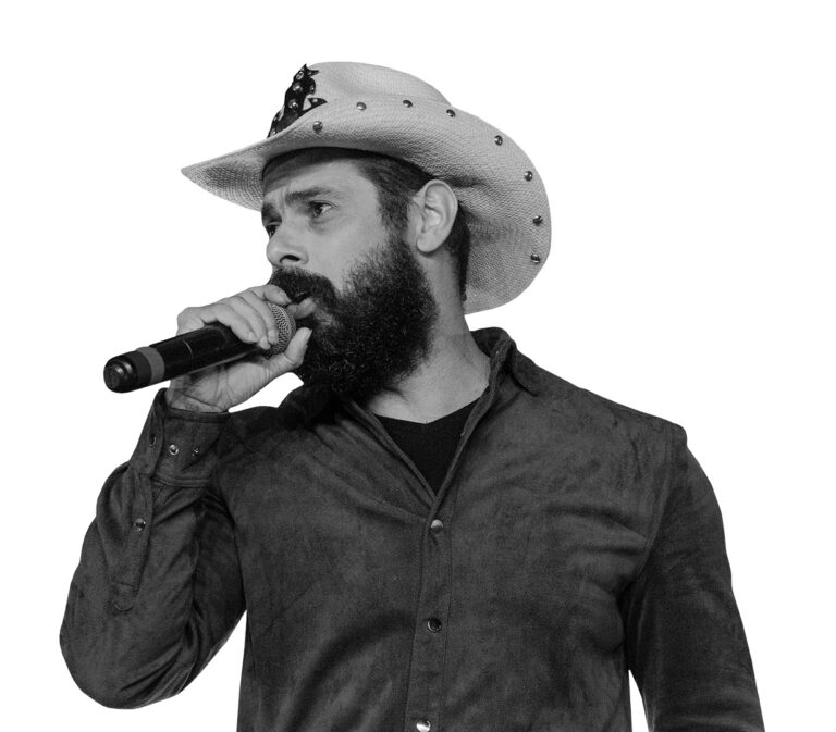 Cantor Sertanejo João Carreiro morre aos 41 anos
